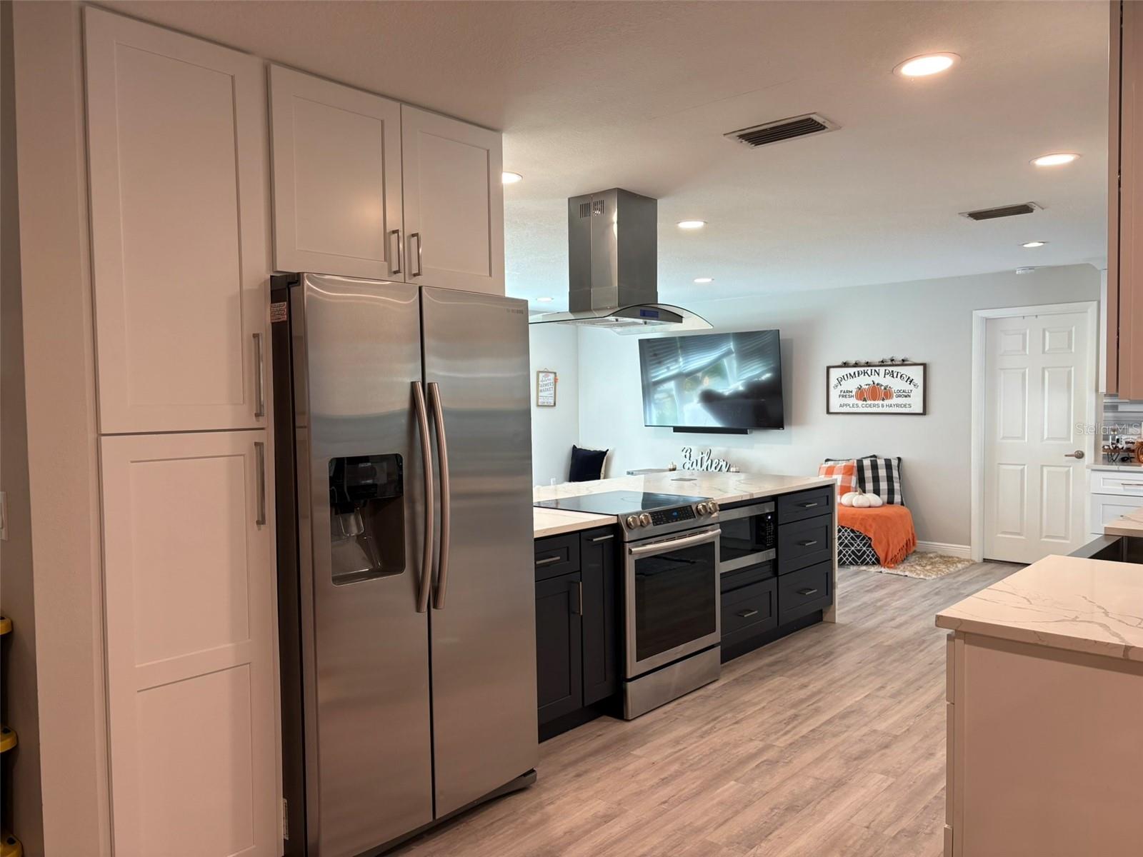 Image 6 of 22 For 4420 Meadow Creek Circle