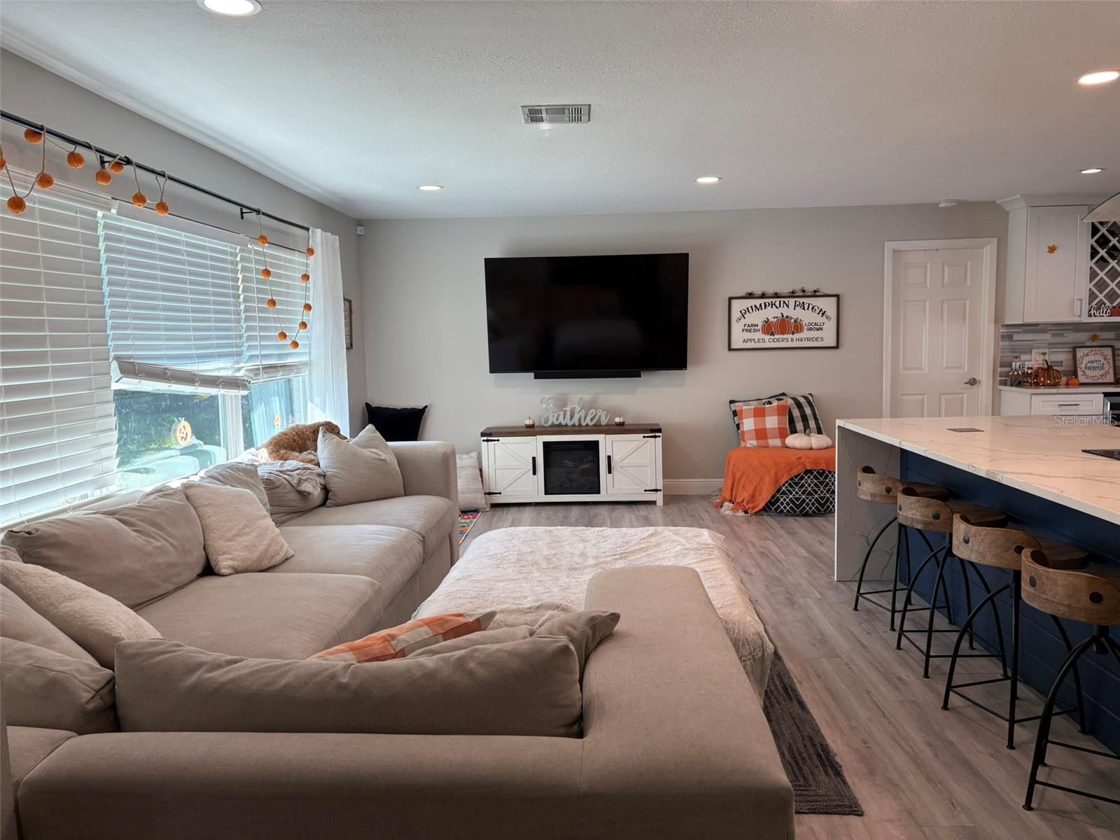 Image 9 of 22 For 4420 Meadow Creek Circle