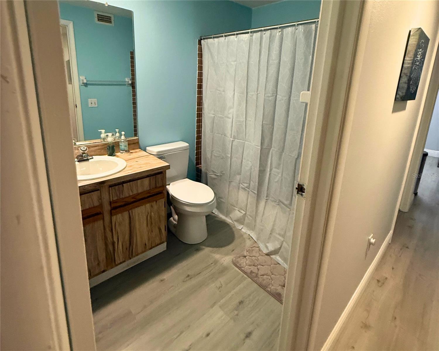 Image 4 of 11 For 22291 Westchester Boulevard 203