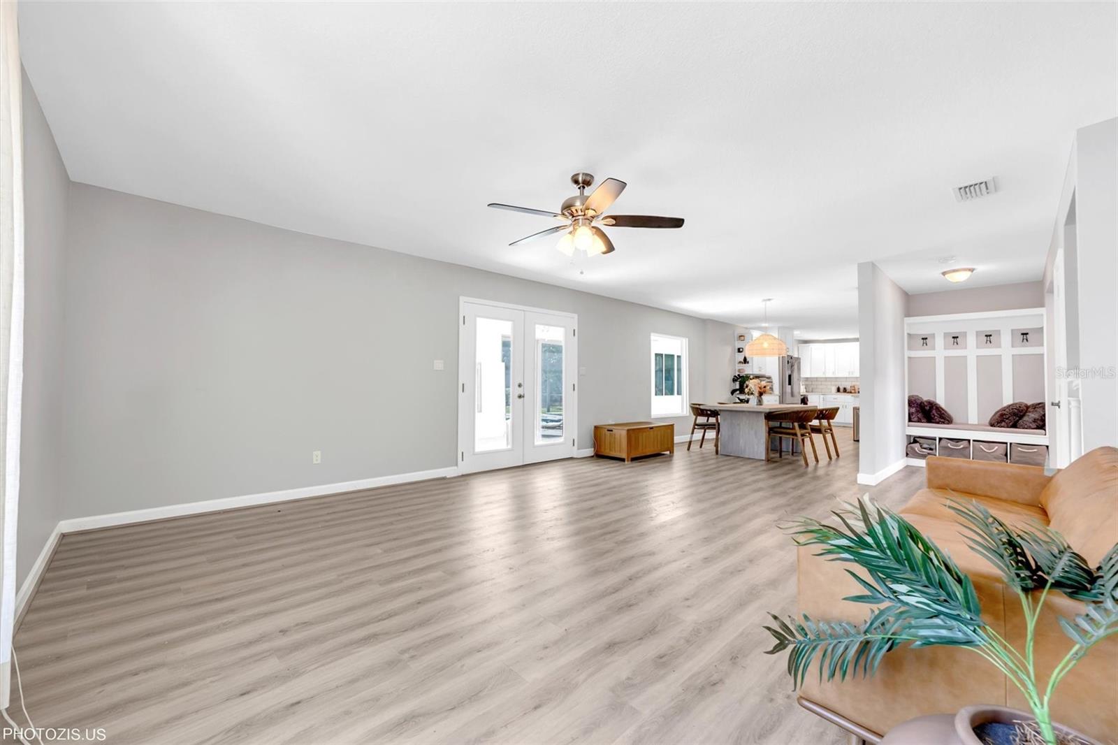 Image 17 of 71 For 3304 Moran Road