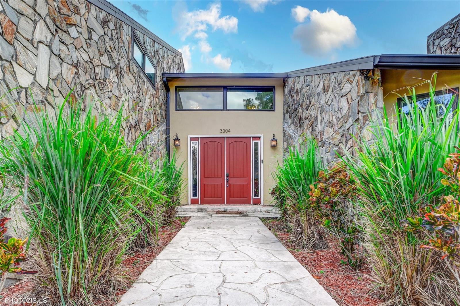 Image 2 of 71 For 3304 Moran Road