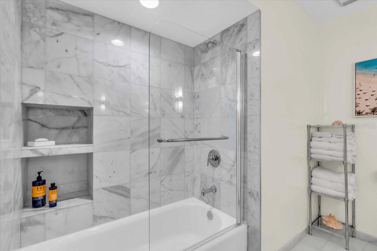 Image 38 of 66 For 11806 Oak Ridge Drive