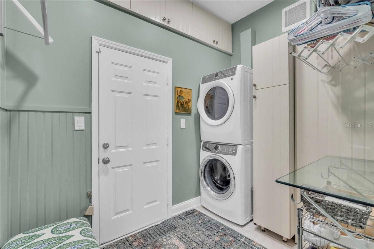 Image 44 of 66 For 11806 Oak Ridge Drive