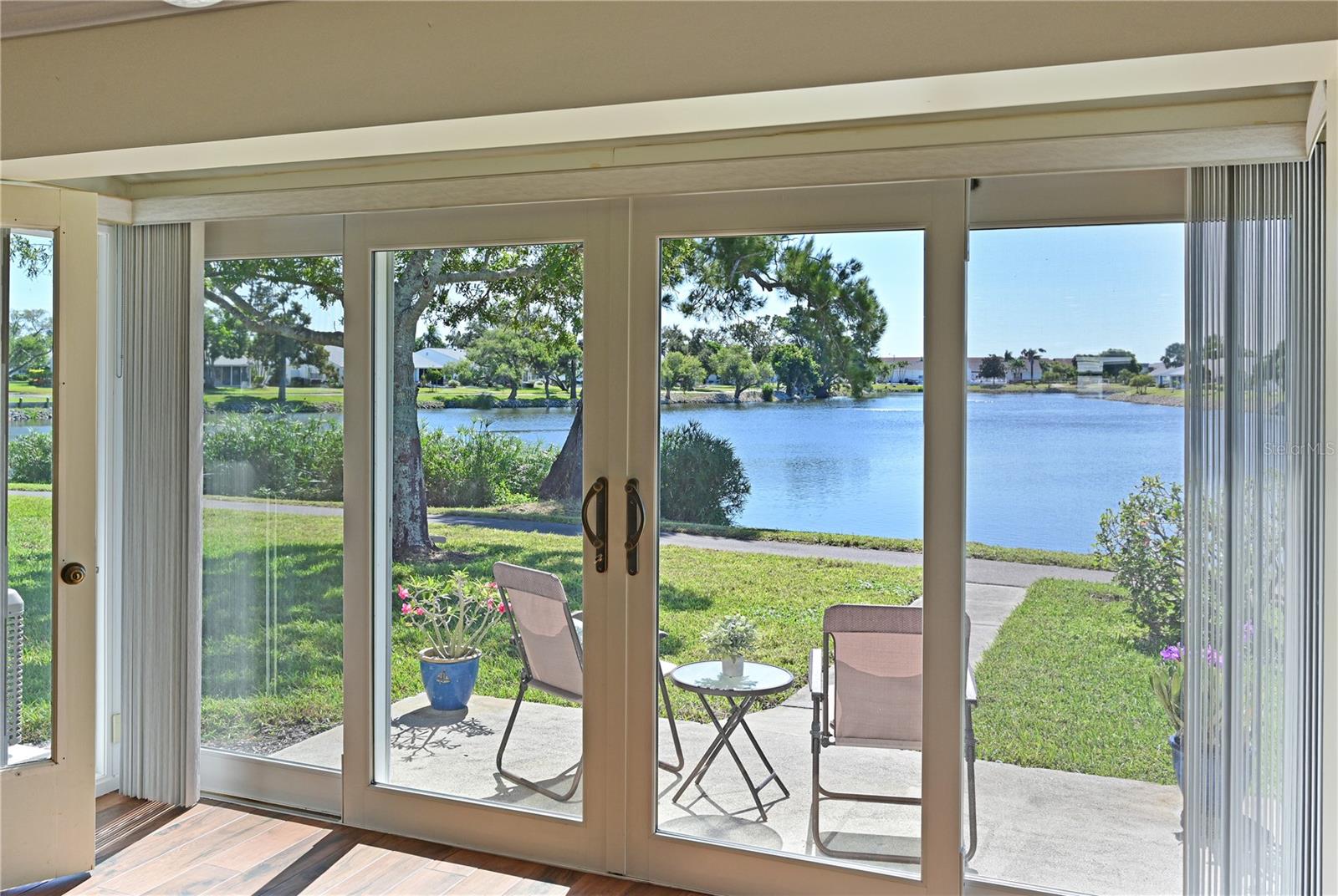 Image 17 of 71 For 9512 Colonial Drive