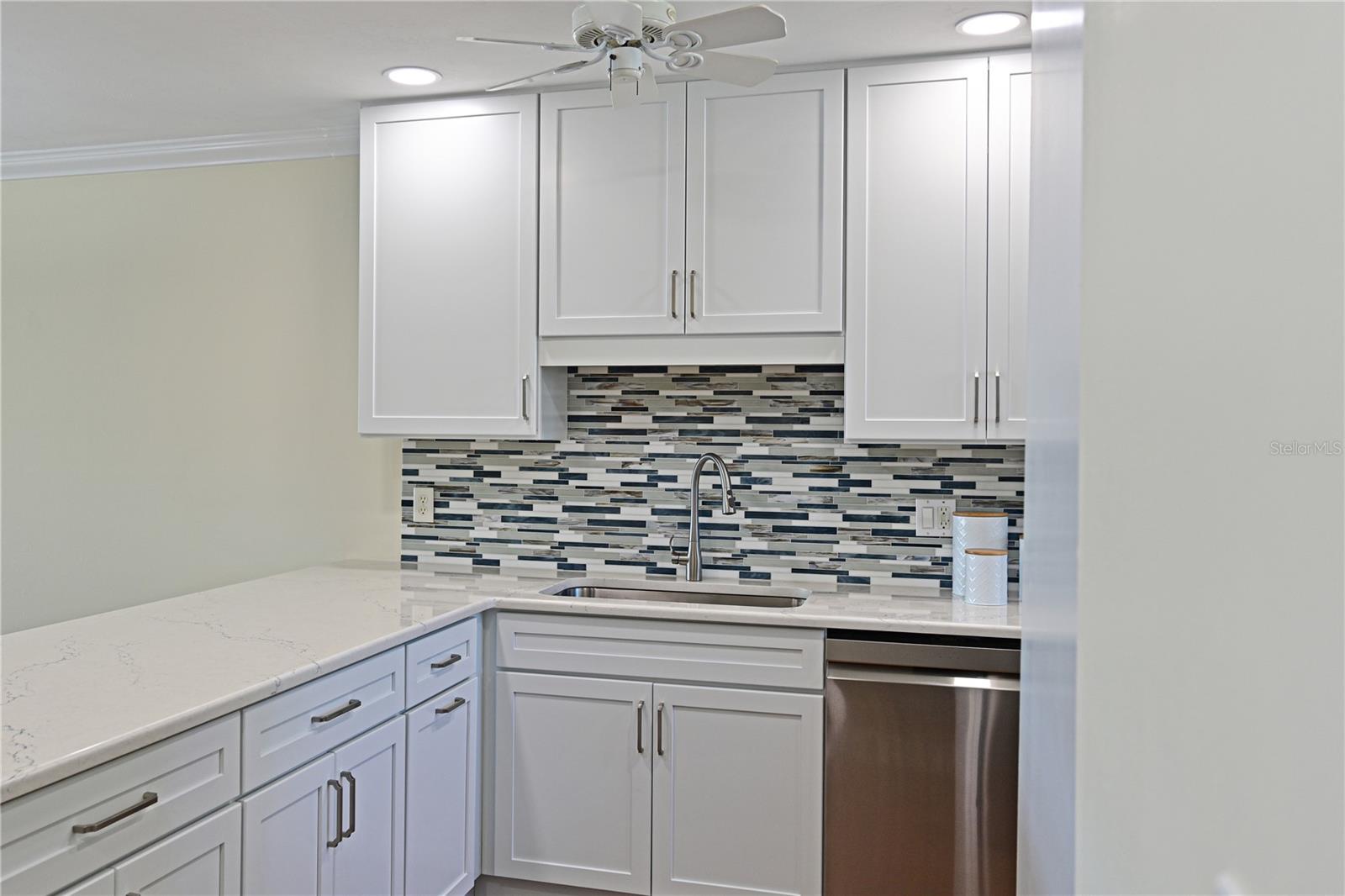 Image 22 of 71 For 9512 Colonial Drive