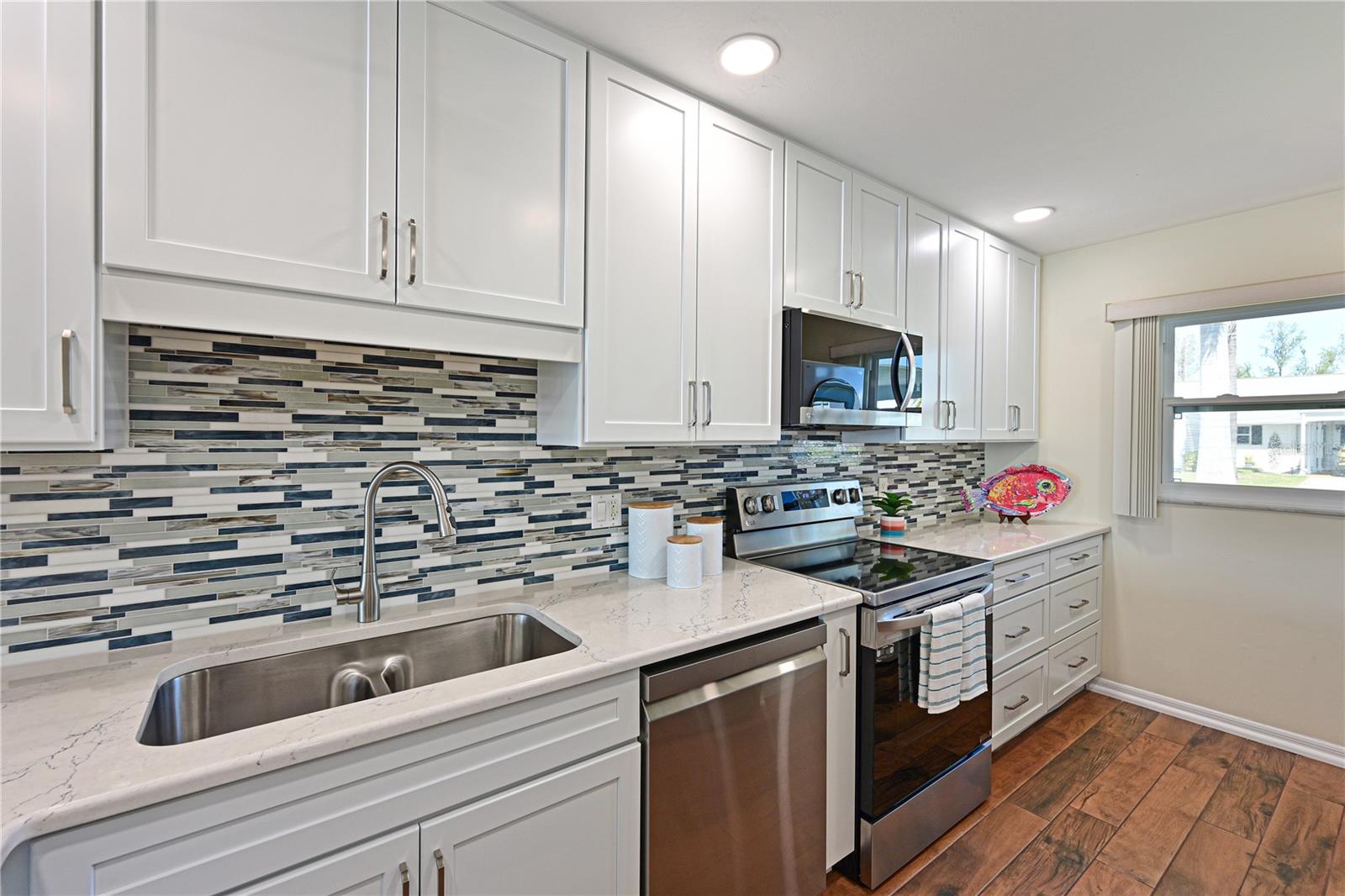 Image 23 of 71 For 9512 Colonial Drive