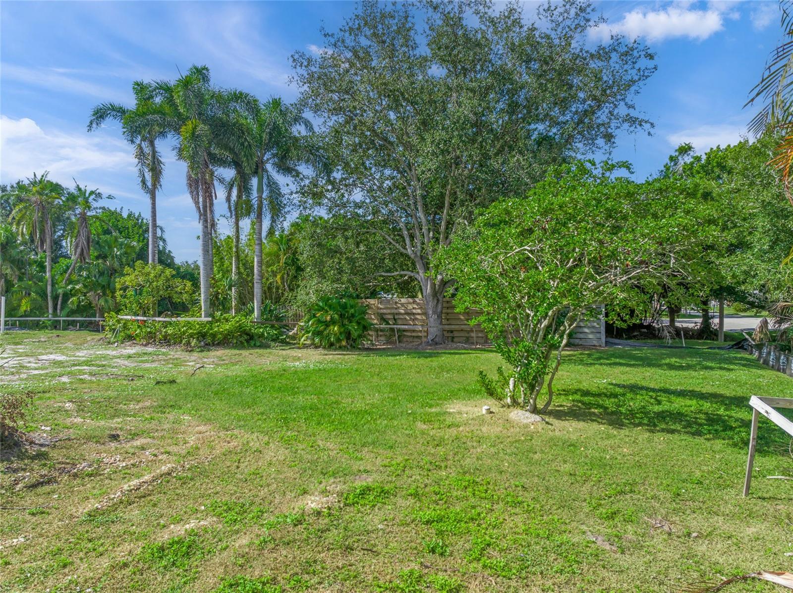 Image 11 of 24 For 2209 Oak Terrace