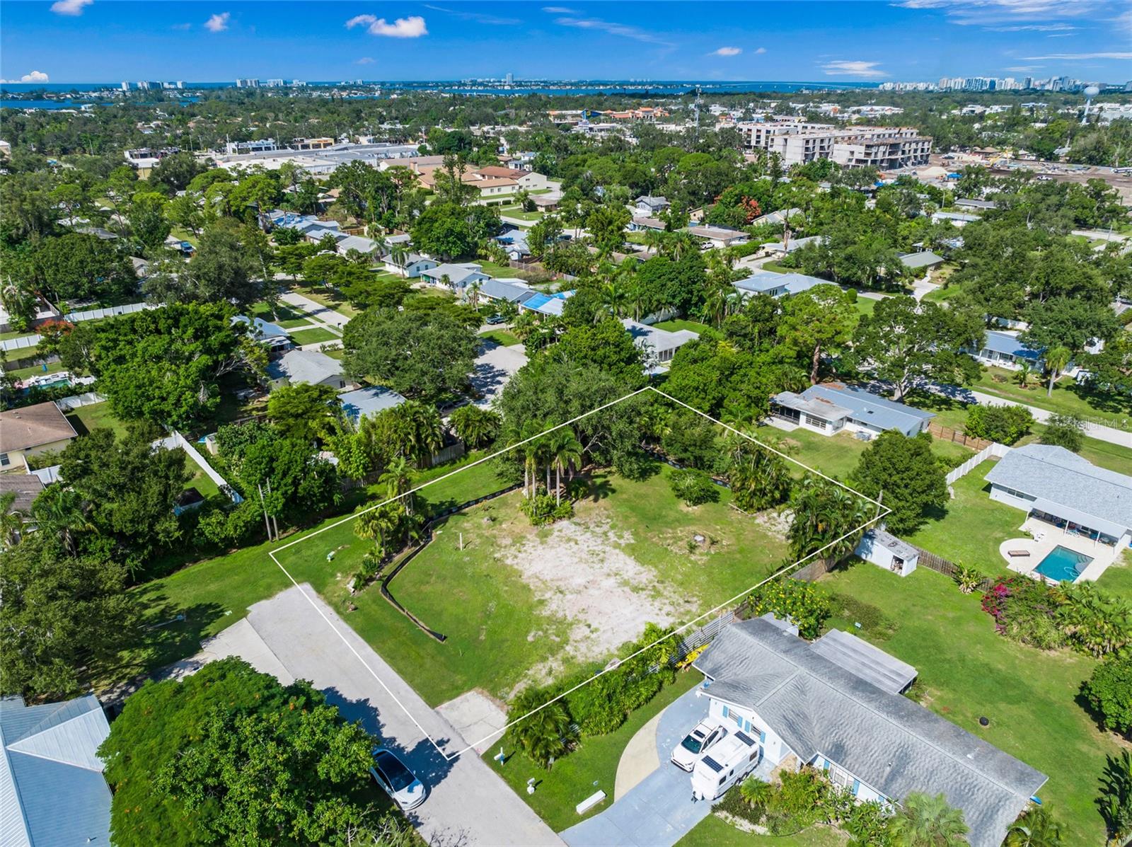 Image 4 of 24 For 2209 Oak Terrace