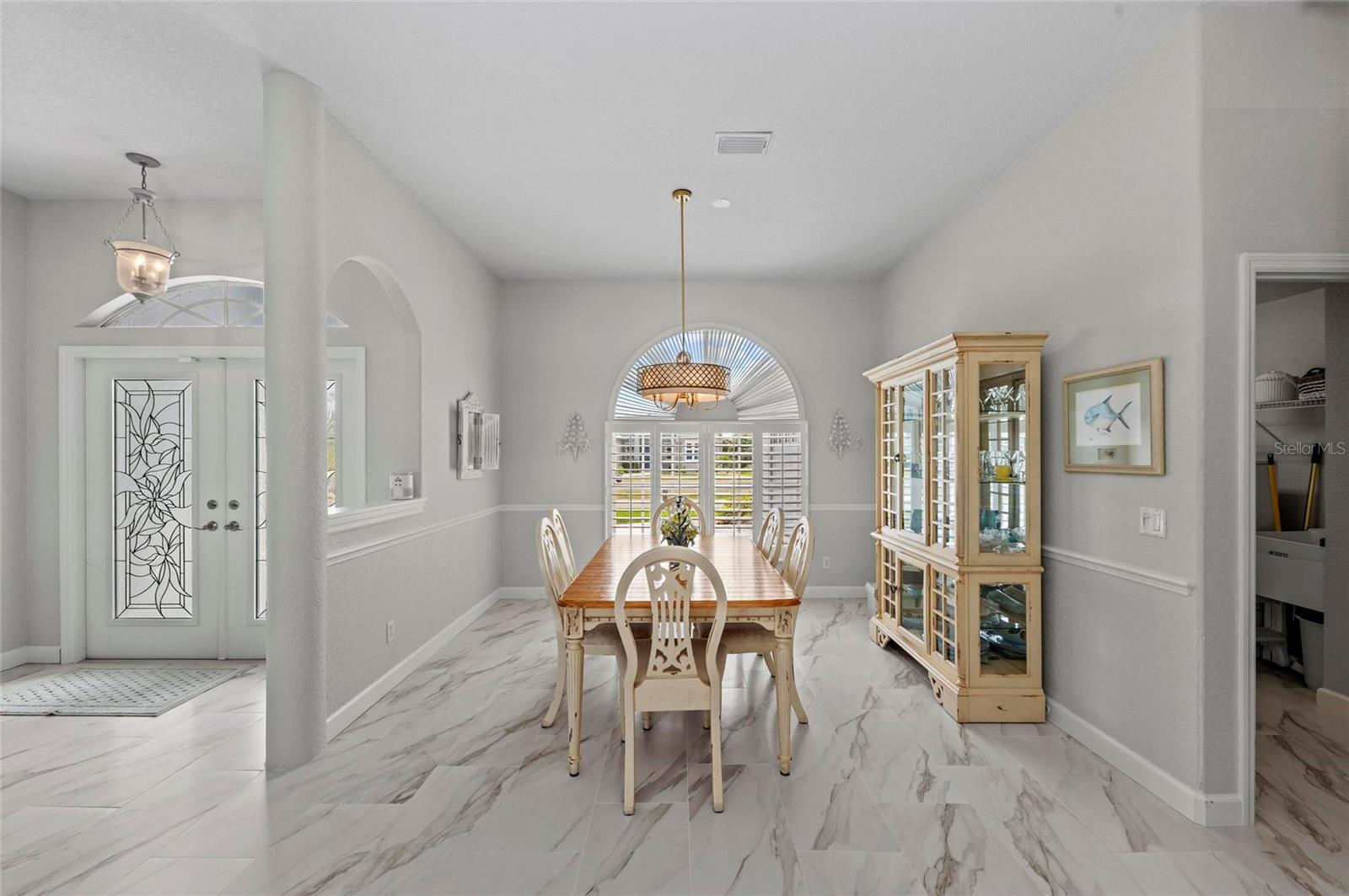 Image 5 of 36 For 8106 Arlewood Circle