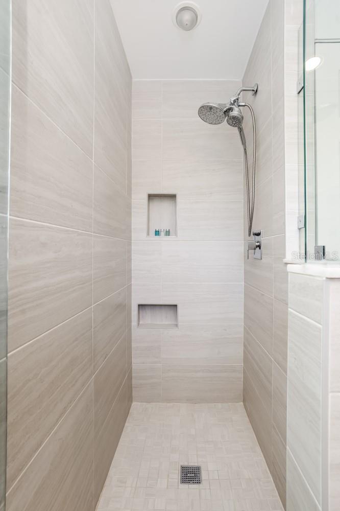 Image 37 of 53 For 5244 Winding Way