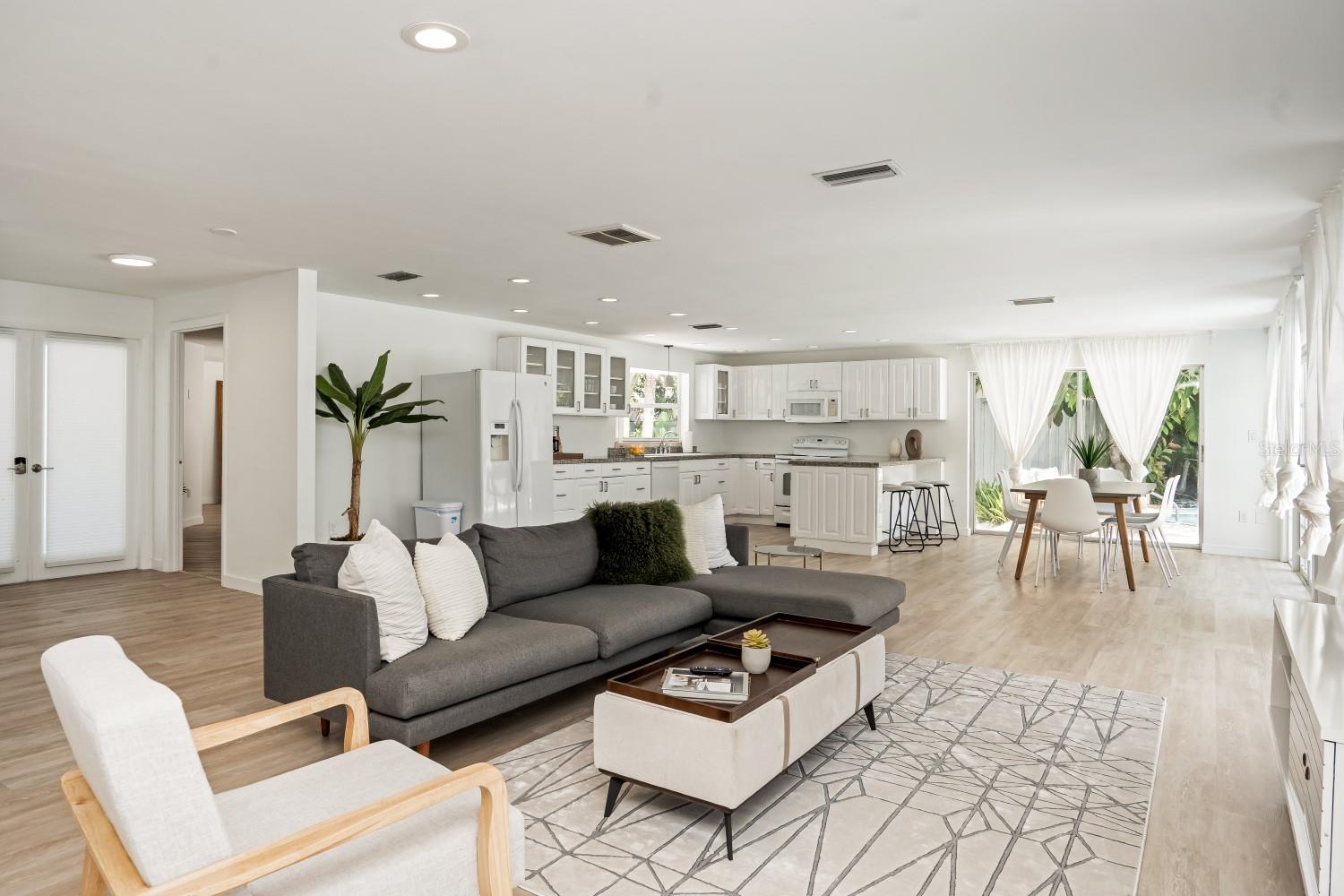 Image 6 of 53 For 5244 Winding Way