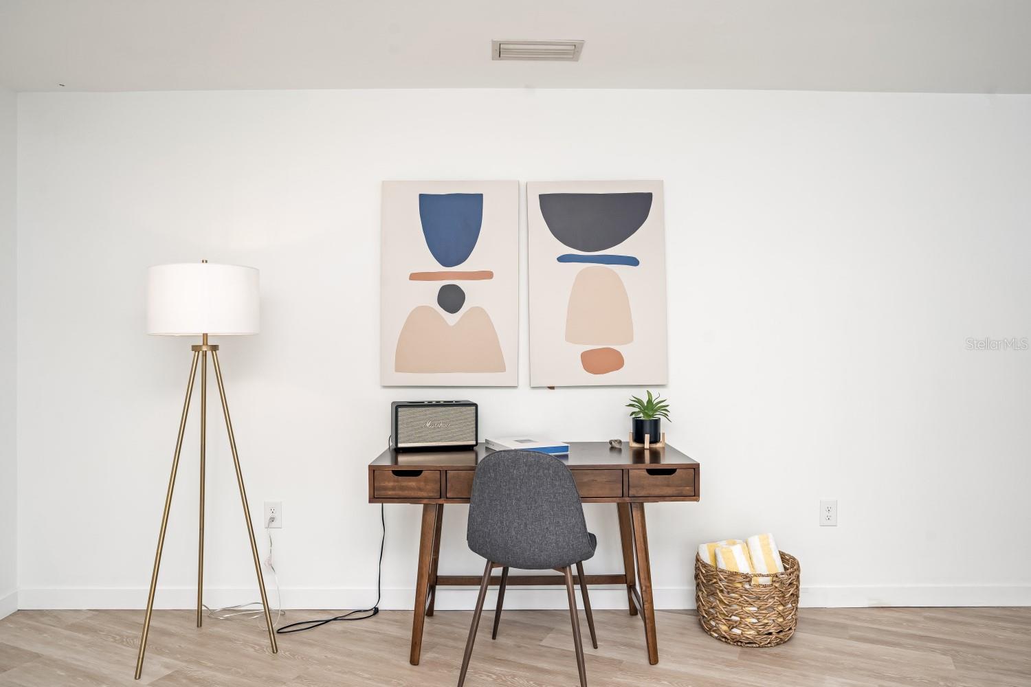 Image 7 of 53 For 5244 Winding Way