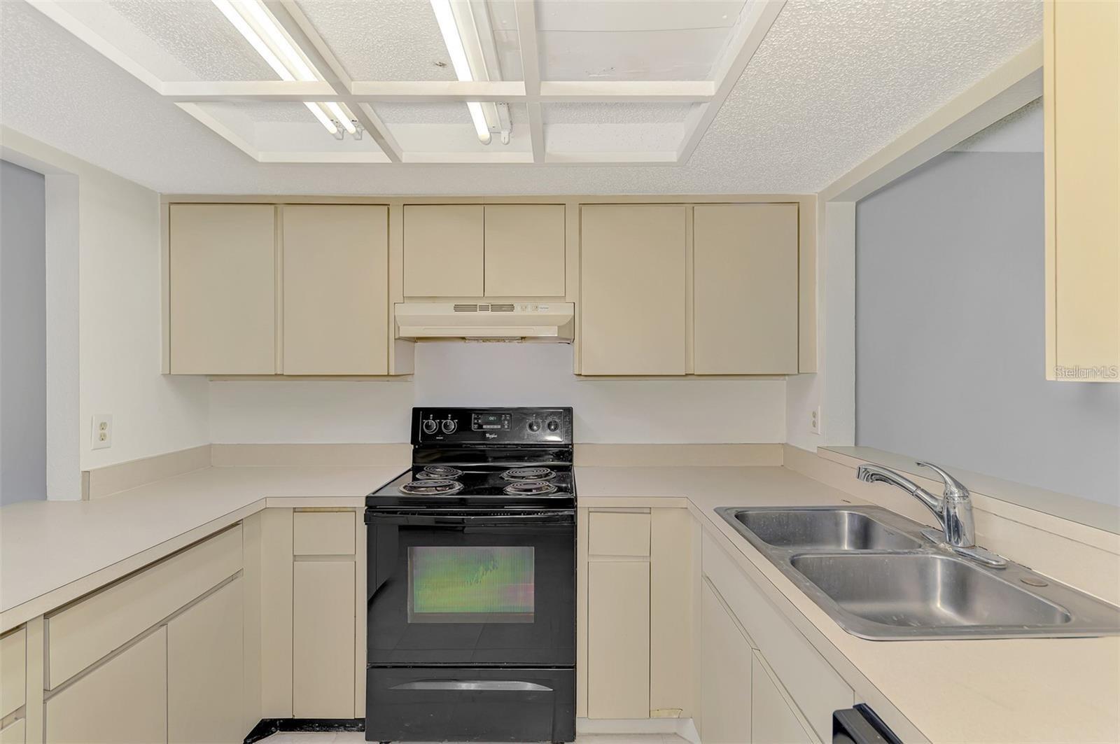 Image 16 of 50 For 935 Sunridge Way B4