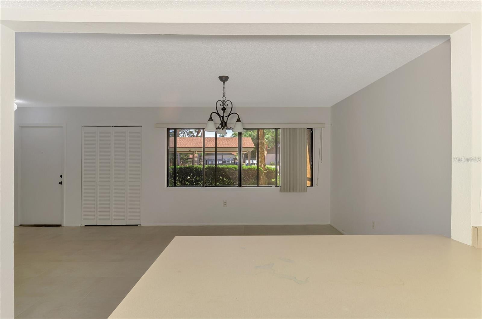 Image 18 of 50 For 935 Sunridge Way B4