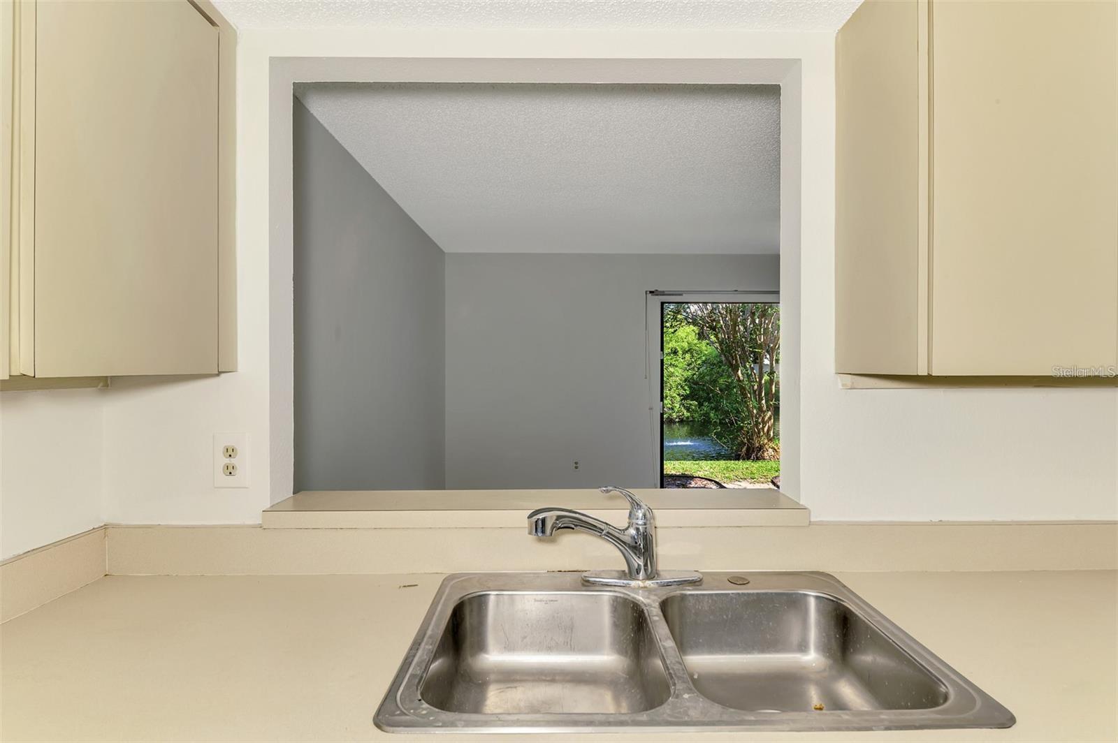 Image 20 of 50 For 935 Sunridge Way B4