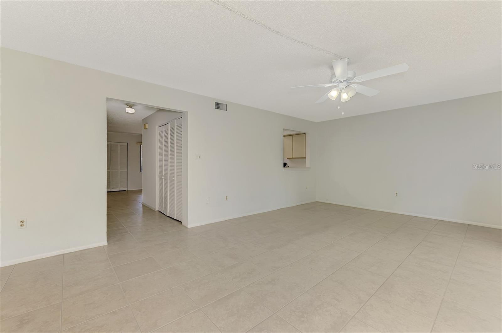 Image 22 of 50 For 935 Sunridge Way B4