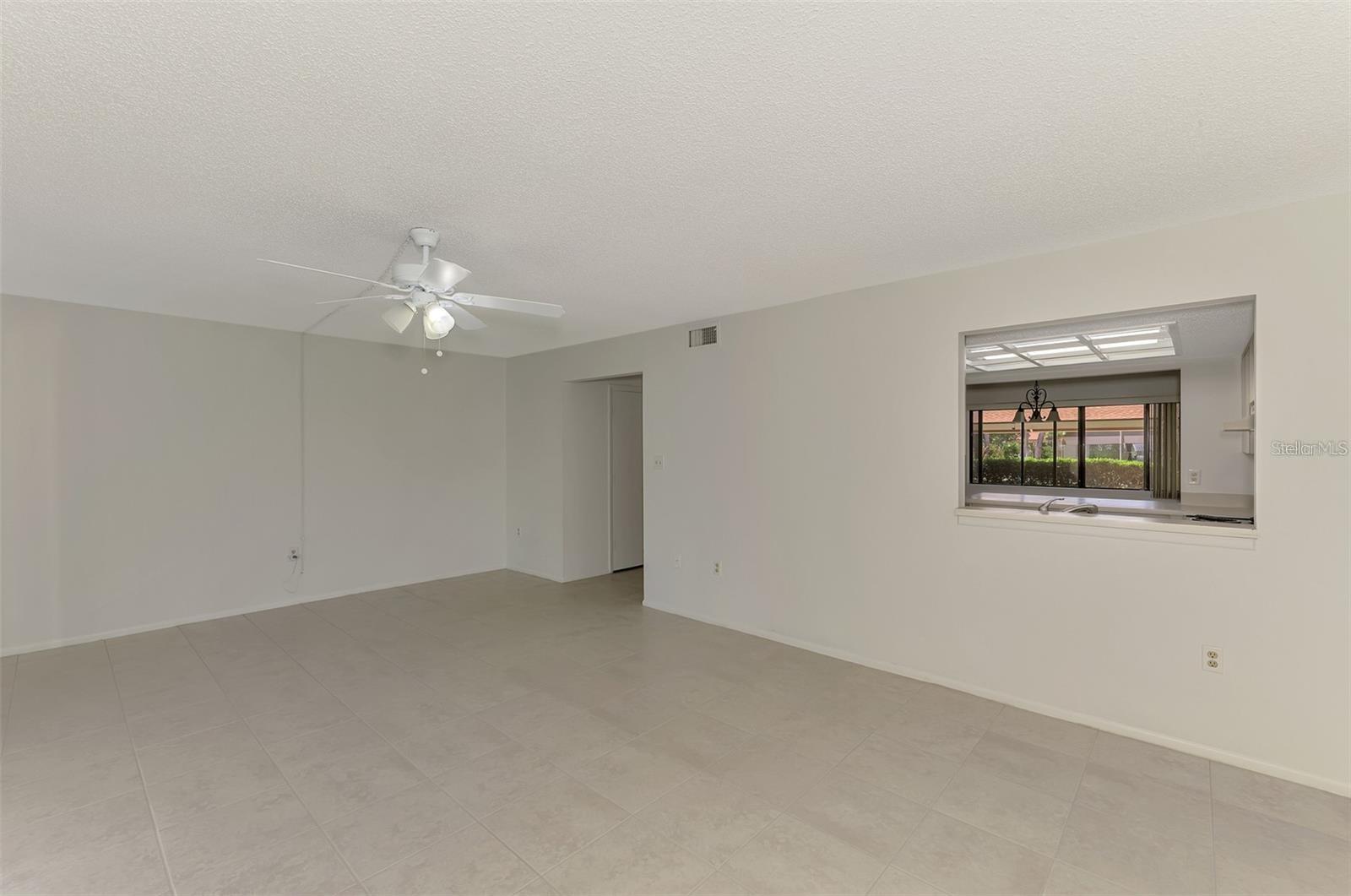 Image 23 of 50 For 935 Sunridge Way B4