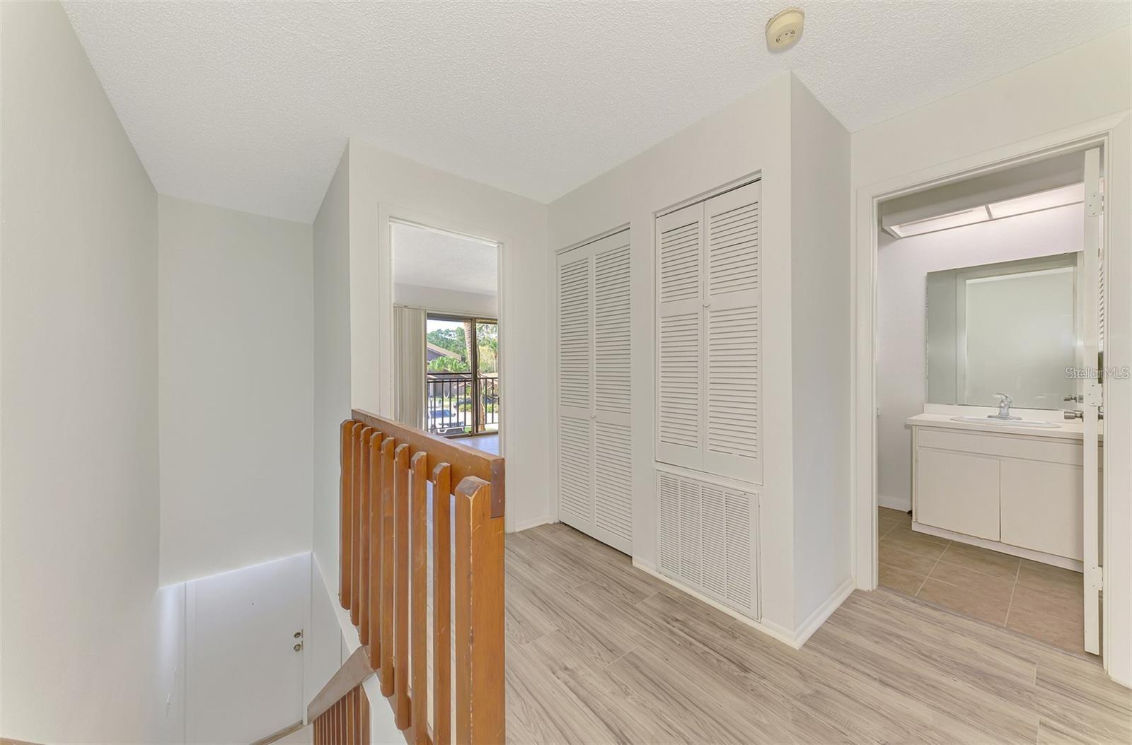 Image 27 of 50 For 935 Sunridge Way B4