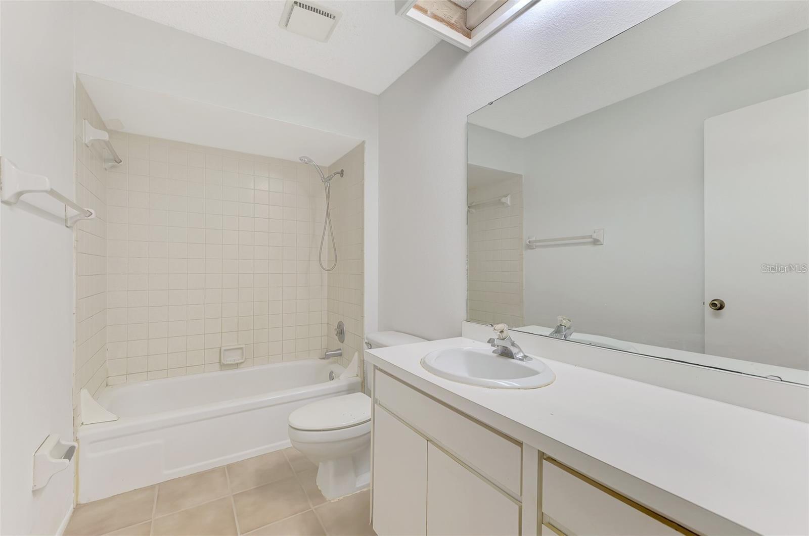 Image 33 of 50 For 935 Sunridge Way B4