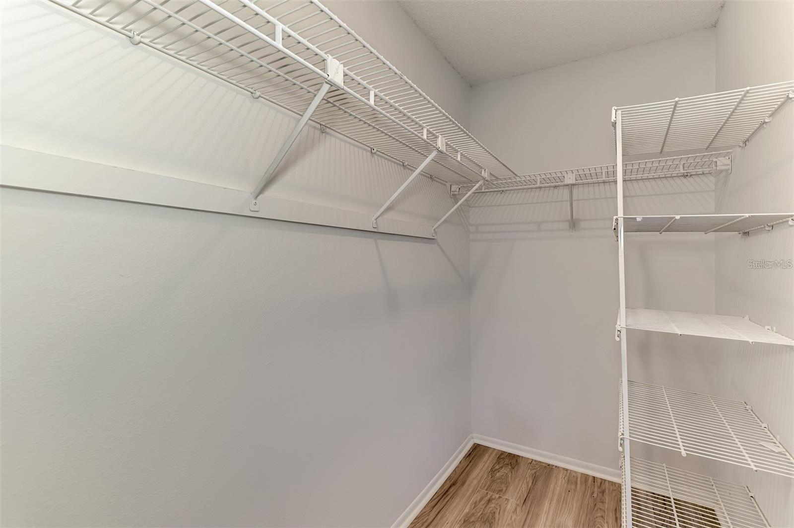 Image 34 of 50 For 935 Sunridge Way B4