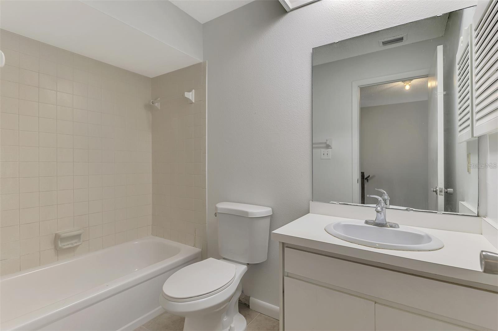 Image 38 of 50 For 935 Sunridge Way B4