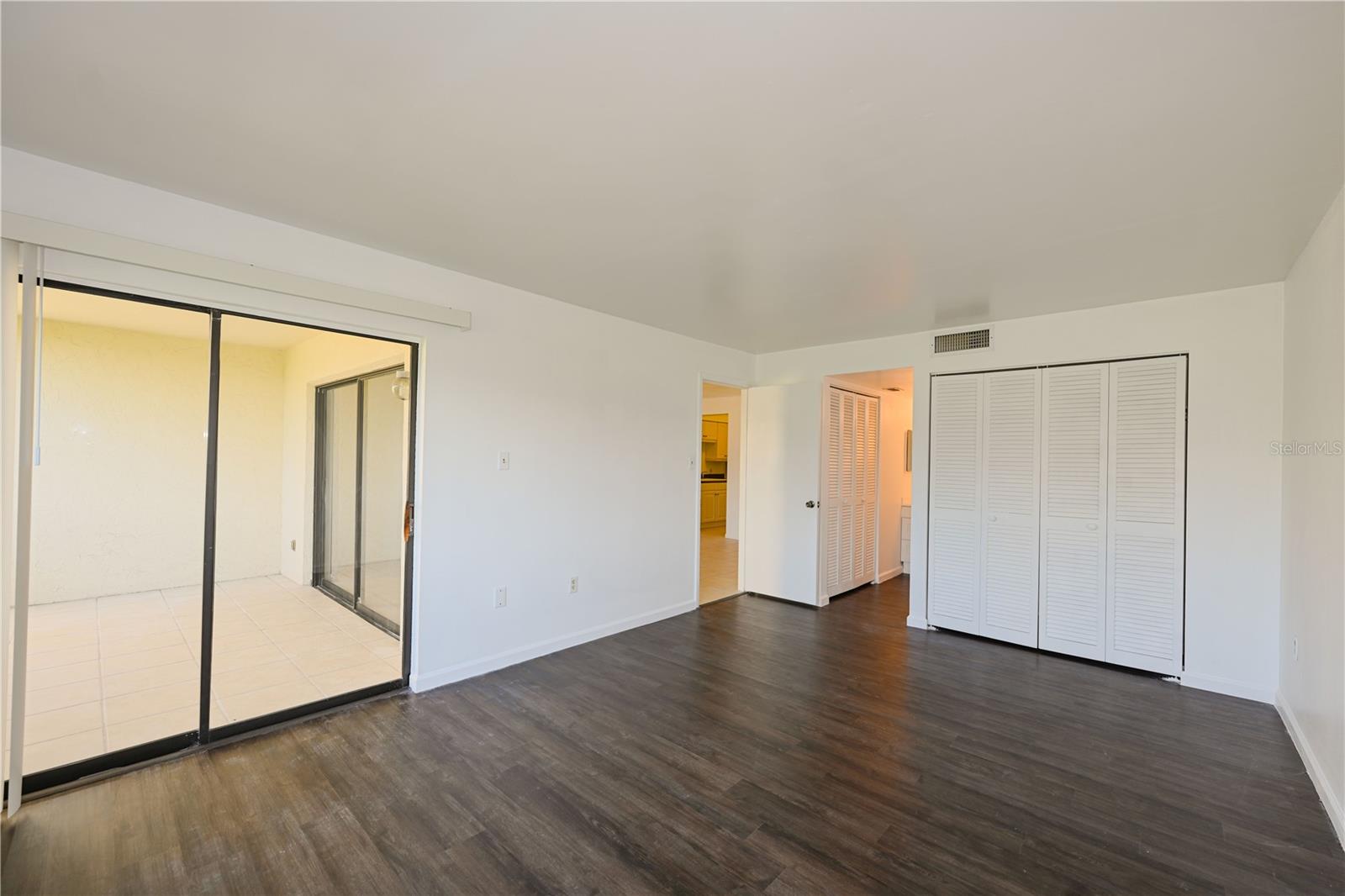 Image 12 of 25 For 4625 Longwater Chase  113