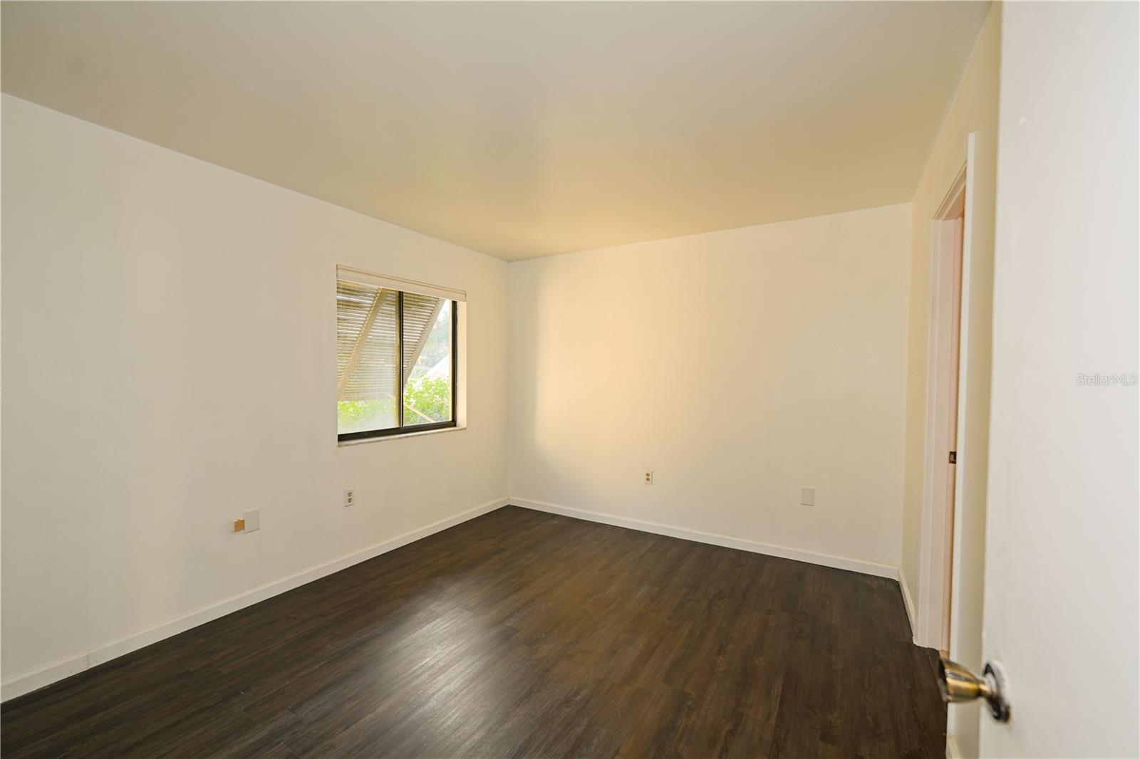 Image 15 of 25 For 4625 Longwater Chase  113