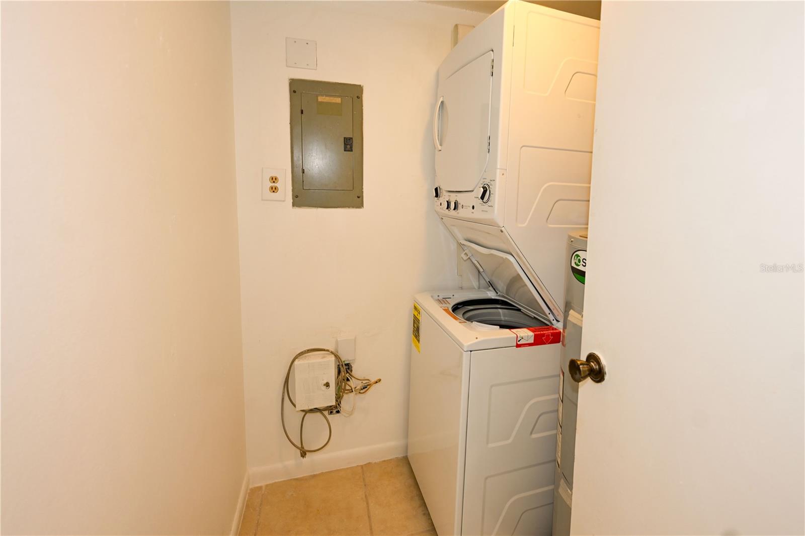 Image 18 of 25 For 4625 Longwater Chase  113