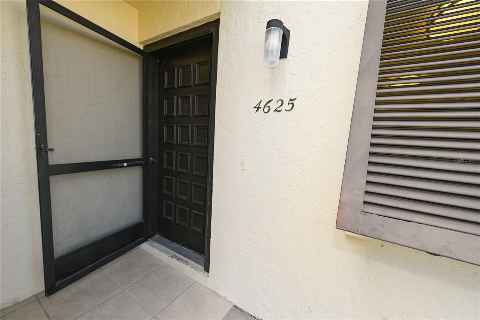 Image 2 of 25 For 4625 Longwater Chase  113