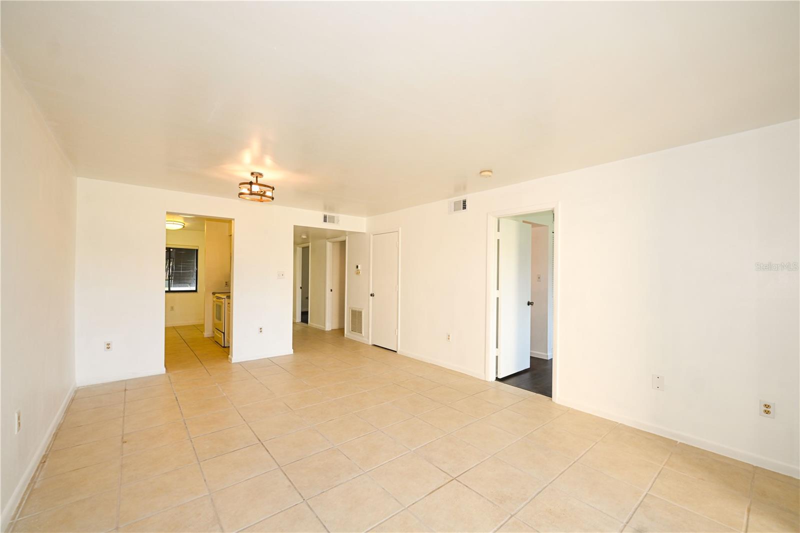 Image 5 of 25 For 4625 Longwater Chase  113