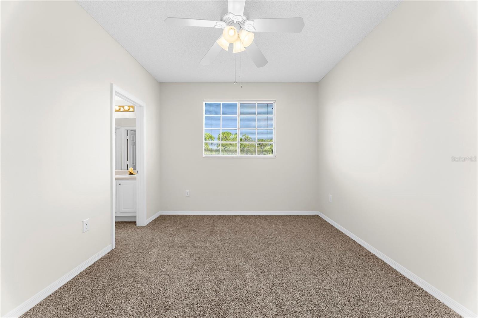 Image 16 of 25 For 5001 Baraldi Circle 22-211