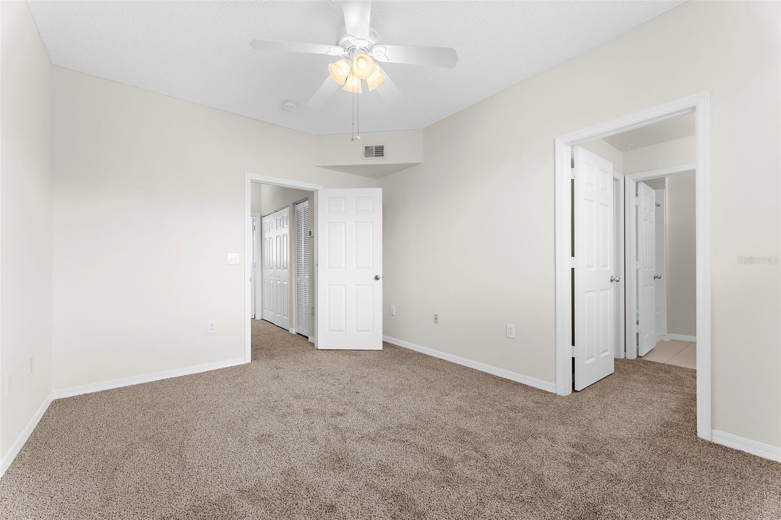 Image 17 of 25 For 5001 Baraldi Circle 22-211