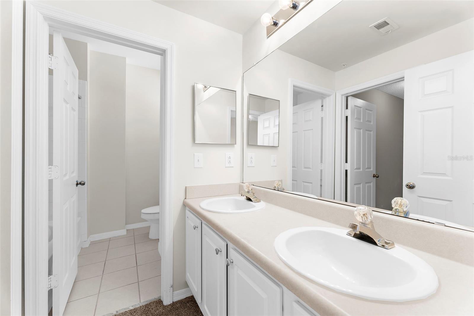 Image 18 of 25 For 5001 Baraldi Circle 22-211