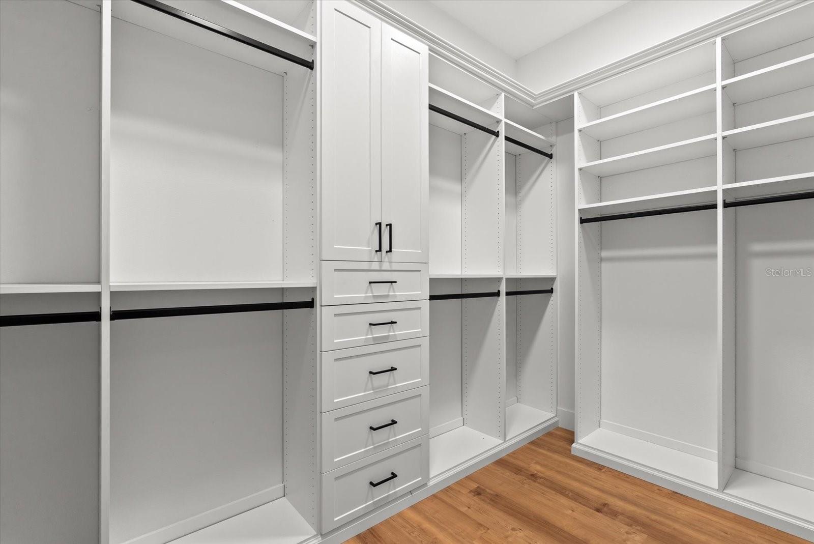 Image 29 of 95 For 6925 Bochi Circle