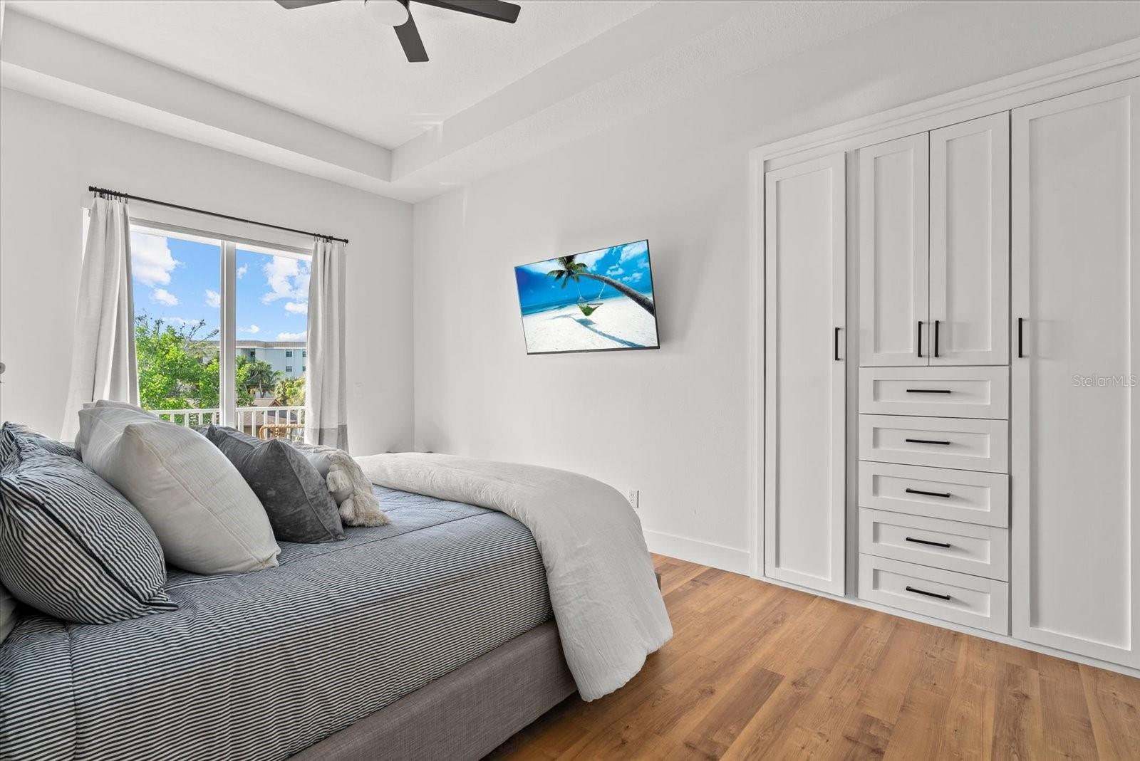 Image 35 of 95 For 6925 Bochi Circle