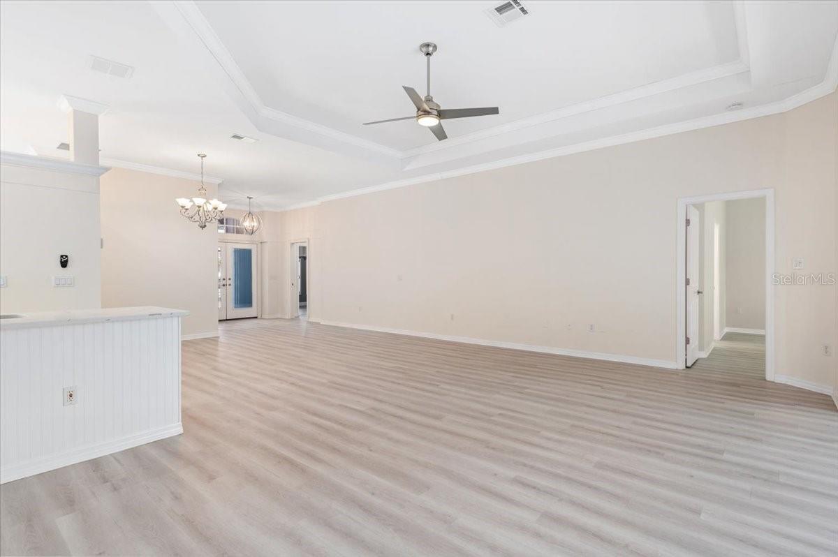 Image 11 of 50 For 700 Silk Oak Drive