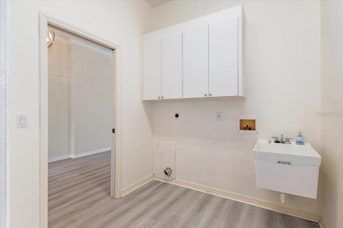 Image 23 of 50 For 700 Silk Oak Drive