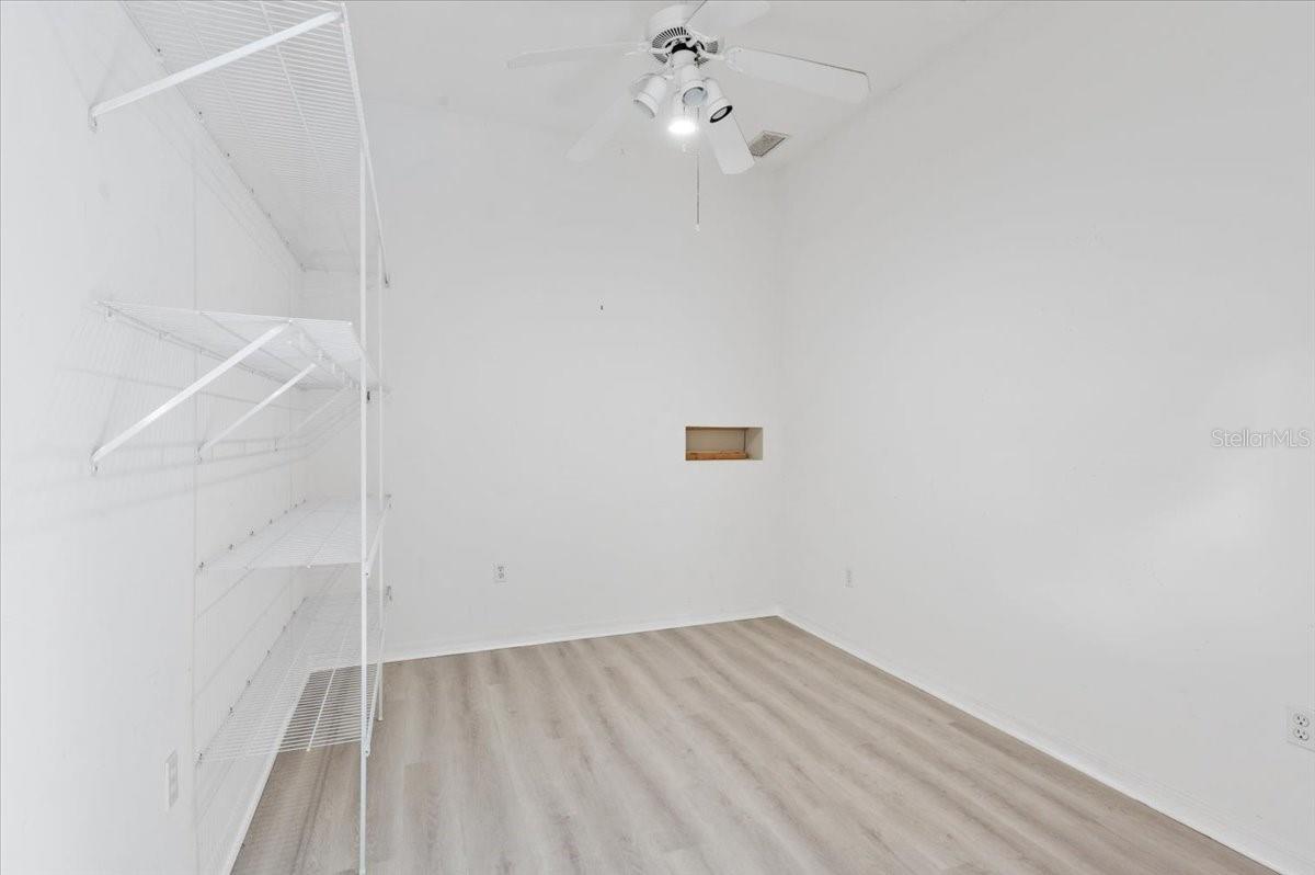 Image 35 of 50 For 700 Silk Oak Drive