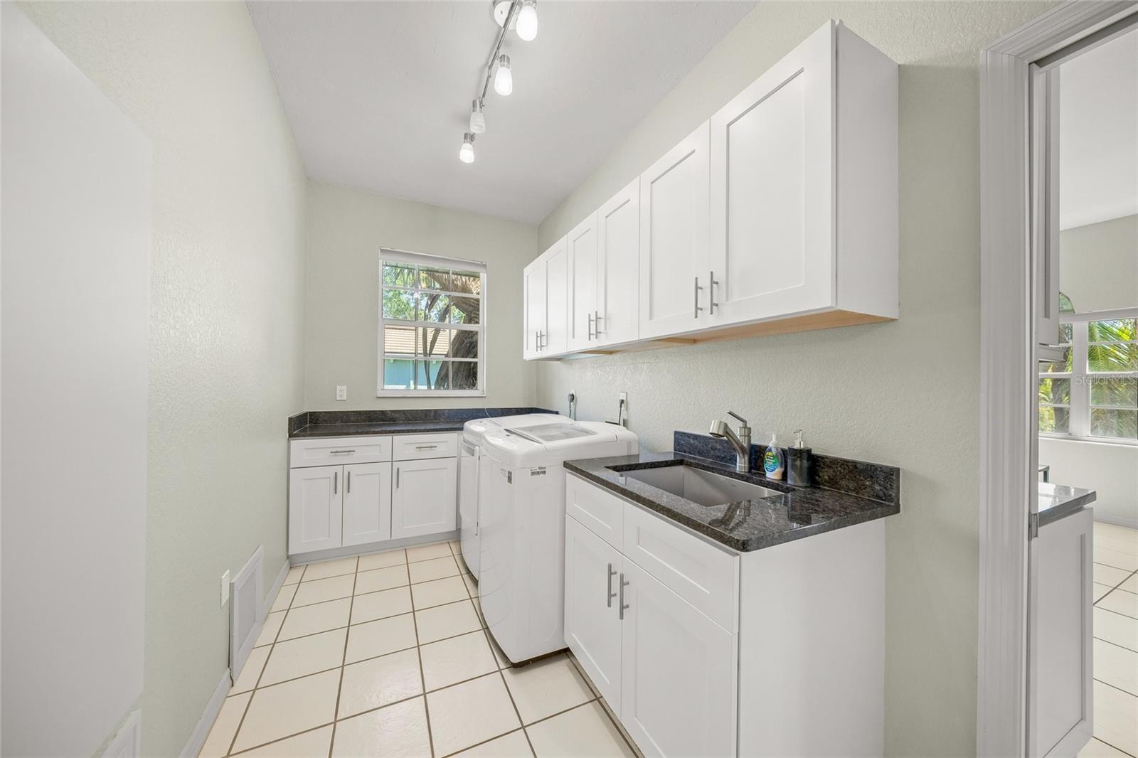 Image 20 of 81 For 569 Juan Anasco Drive