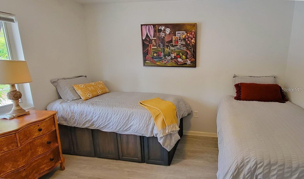 Image 14 of 31 For 1057 22nd Street