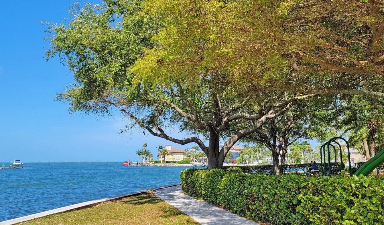 Image 28 of 31 For 1057 22nd Street