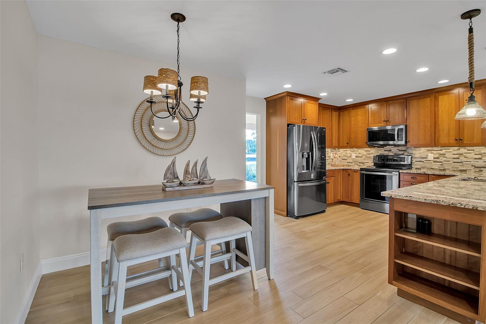 Image 17 of 56 For 318 Nassau Street N