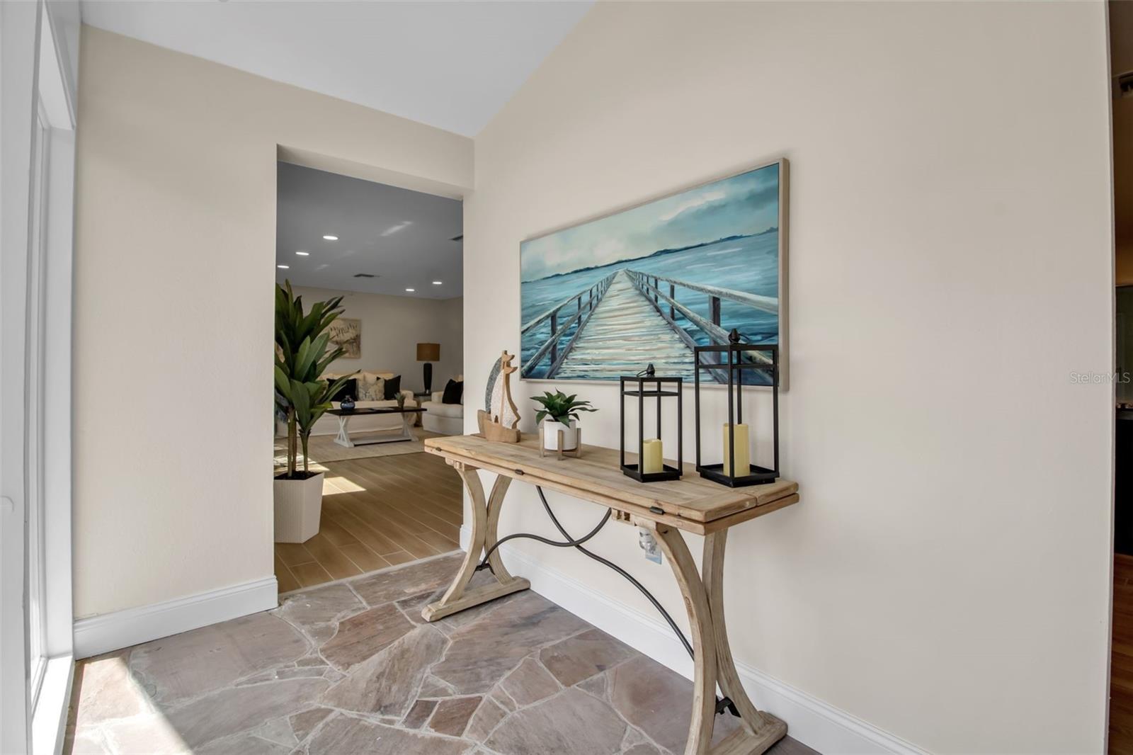 Image 27 of 56 For 318 Nassau Street N