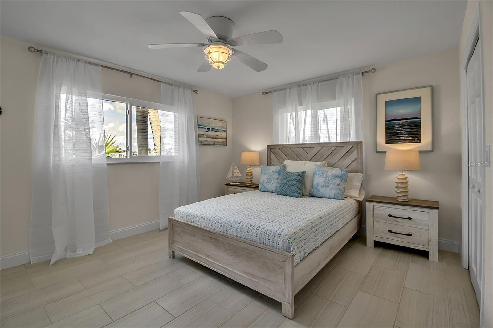 Image 30 of 56 For 318 Nassau Street N