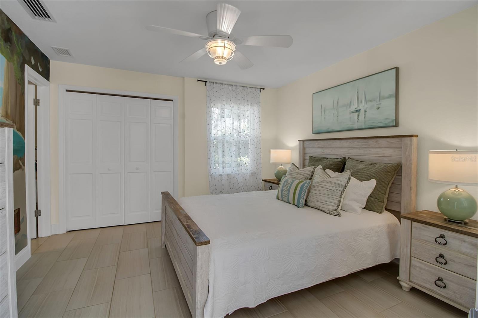 Image 32 of 56 For 318 Nassau Street N