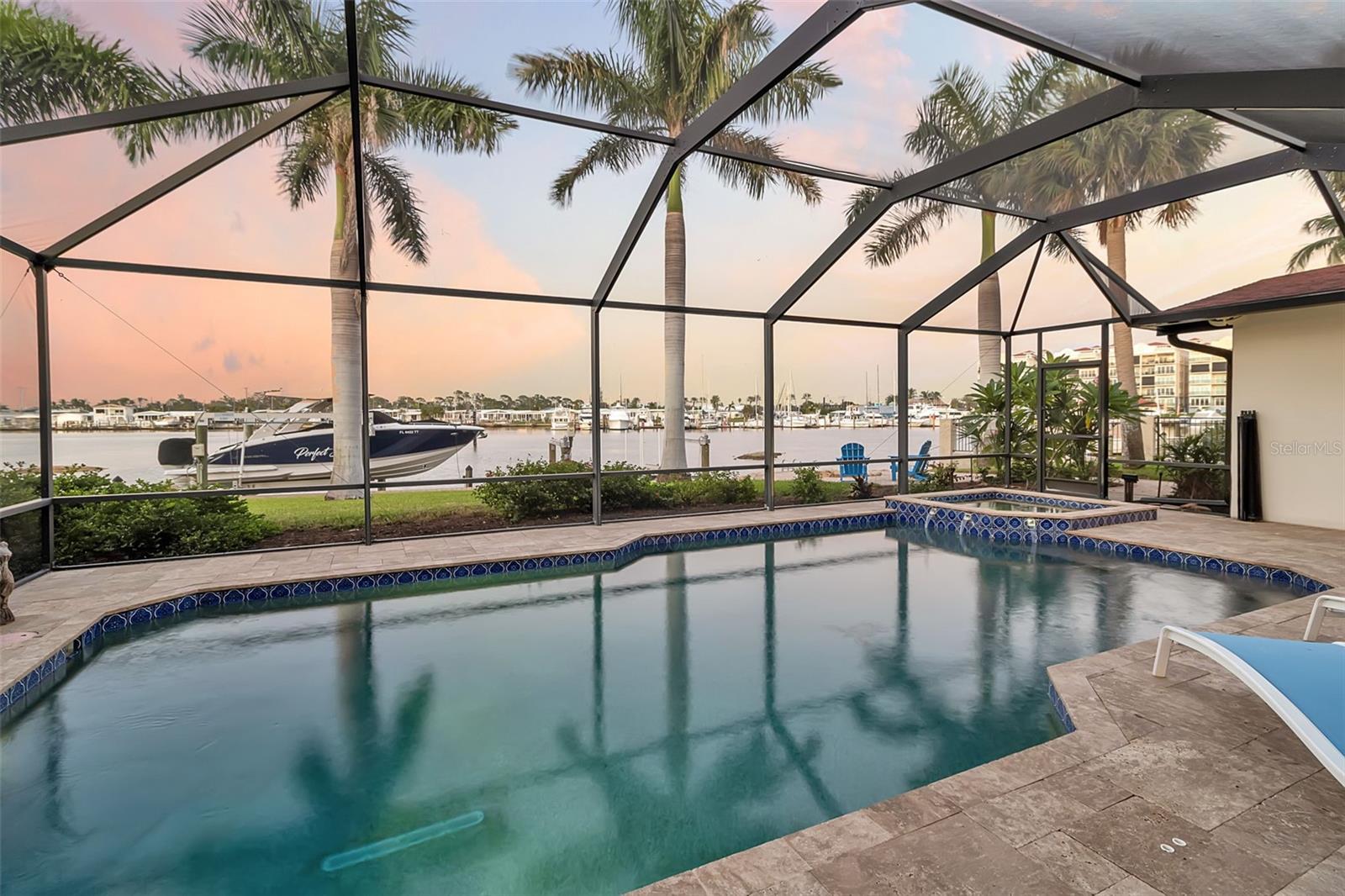 Image 36 of 56 For 318 Nassau Street N