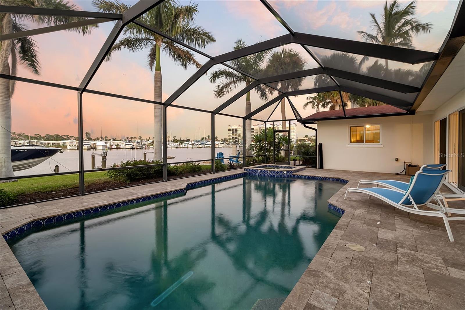 Image 41 of 56 For 318 Nassau Street N