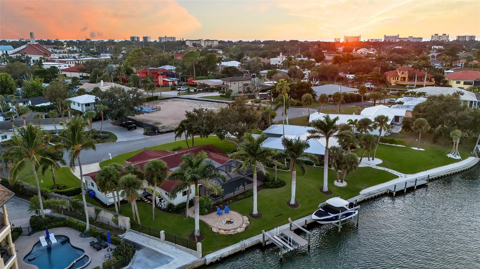 Image 43 of 56 For 318 Nassau Street N