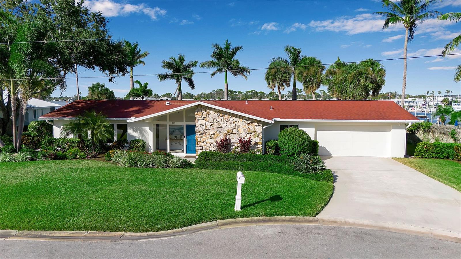 Image 44 of 56 For 318 Nassau Street N