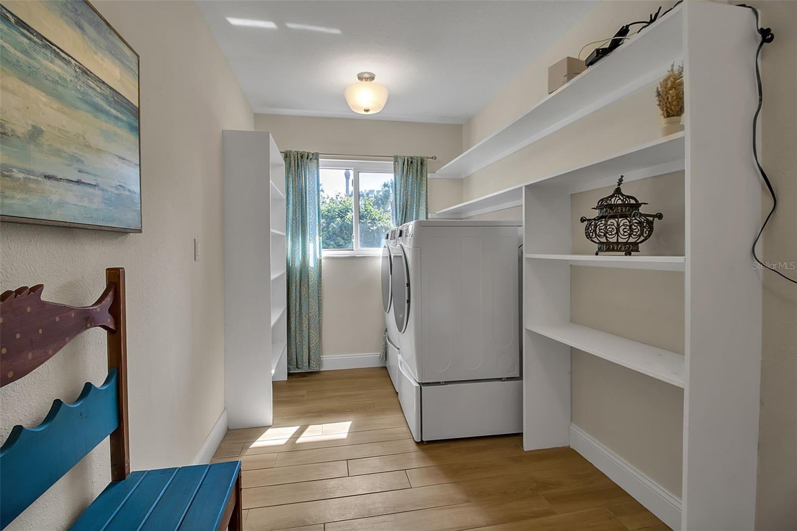 Image 47 of 56 For 318 Nassau Street N